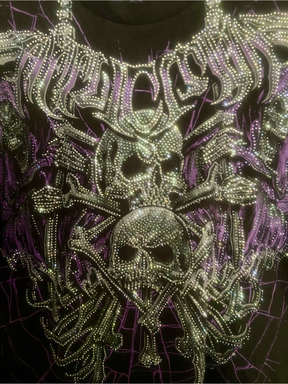 💜☠️🖤AFFLICTION SIZE L Black Tee w/Purple Skull Web Graphic & Stud Accents NWOT